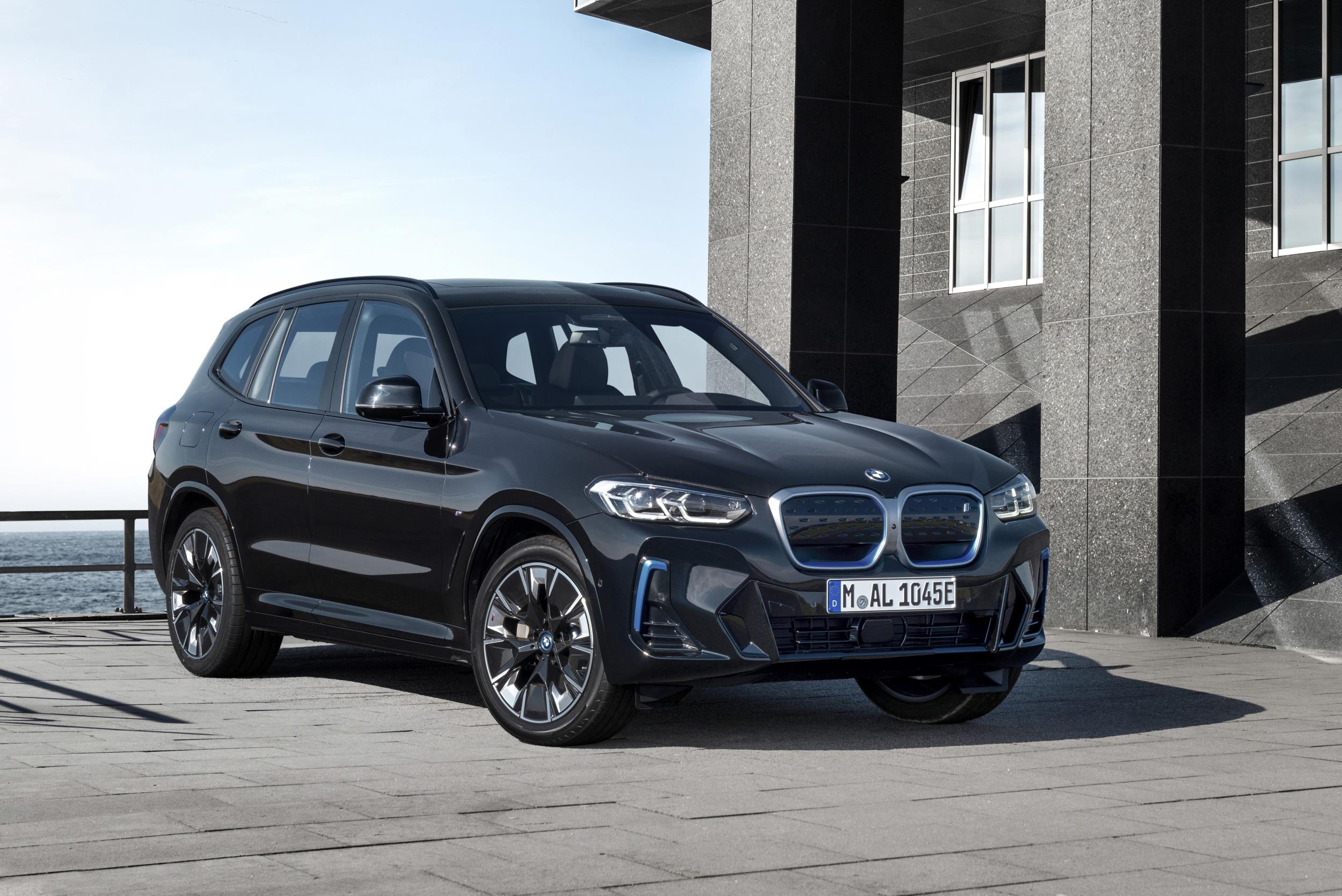 BMW iX3